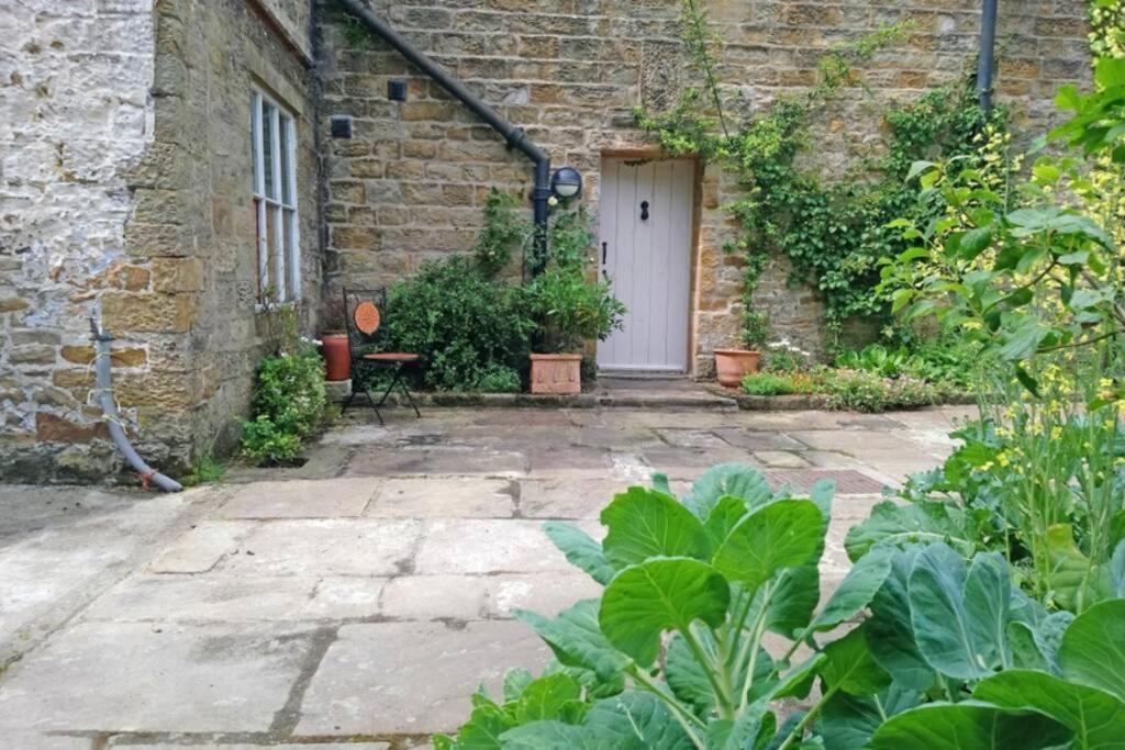 Shed End, In 18Th Century Lothersdale Mill Bd20 8En Kültér fotó
