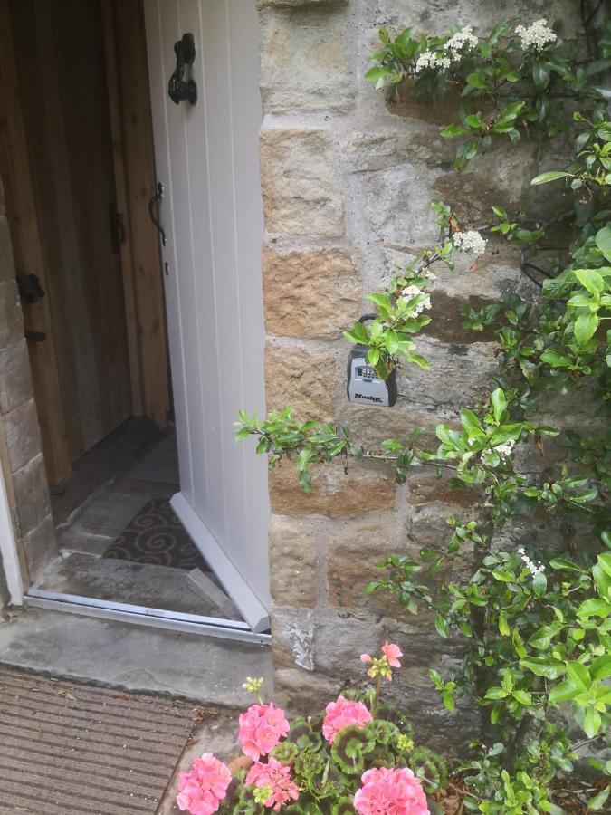 Shed End, In 18Th Century Lothersdale Mill Bd20 8En Kültér fotó